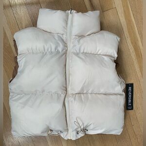 New Reversible puffer vest M